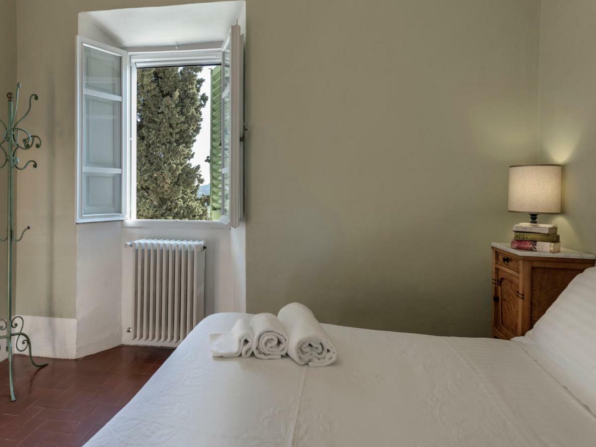 Bed and Breakfast Tenuta Di Capezzana Seano Exterior foto